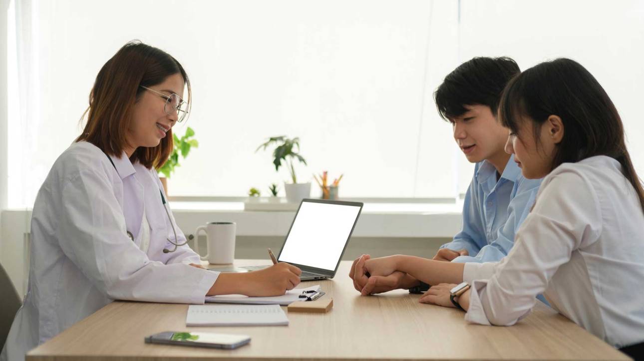 ปรึกษาภาวะรังไข่เสื่อมก่อนกำหนด (POF) และแนวทางการมีบุตรที่ GFC Clinic | Premature Ovarian Failure Bangkok